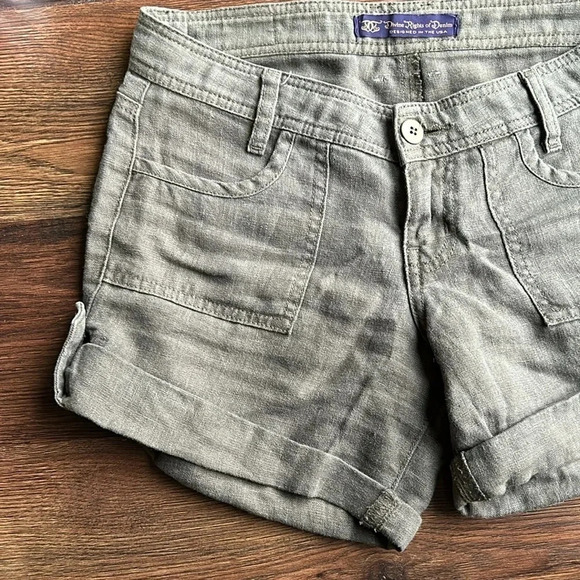 Divine Rights of Denim Olive Green Linen Shorts | Green Shorts | Linen shorts - Picture 3 of 7